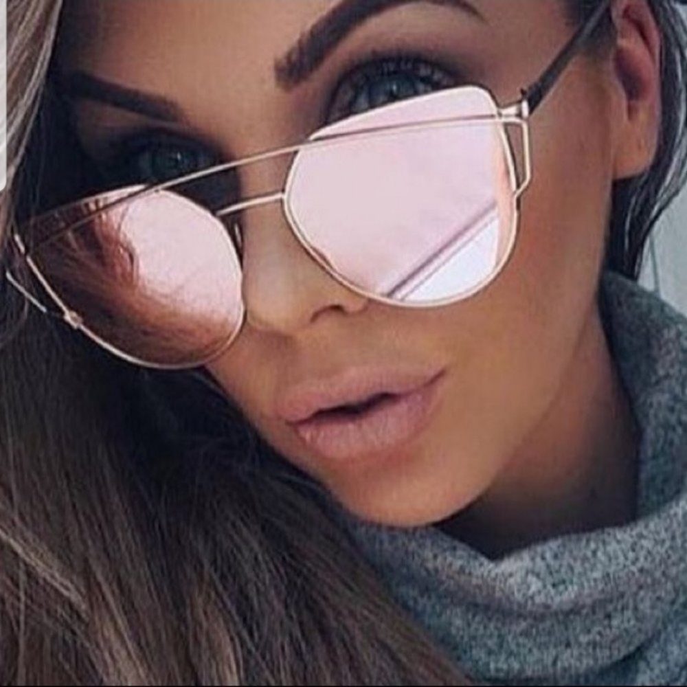 Mirrored sunglasses